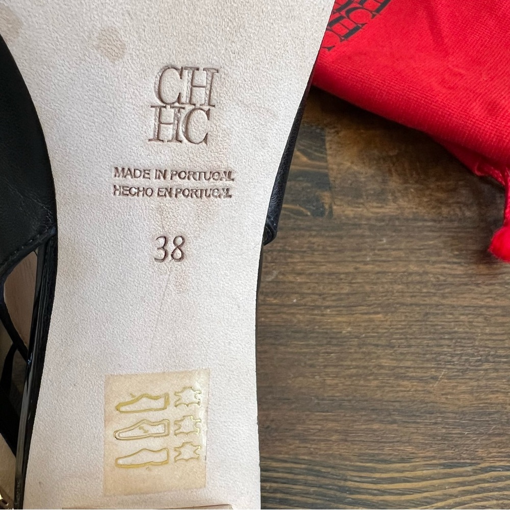 Carolina Herrera Black and Gold Heels - Picture 16 of 17